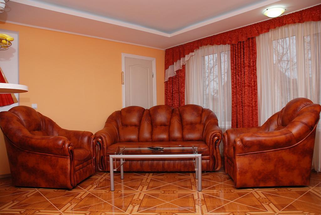 House In Bohatyrska Street Київ Екстер'єр фото